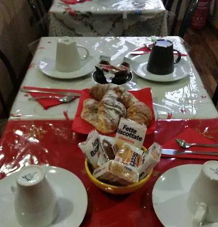 Alojamento de Acomodação e Pequeno-almoço Giovine Italia 3*