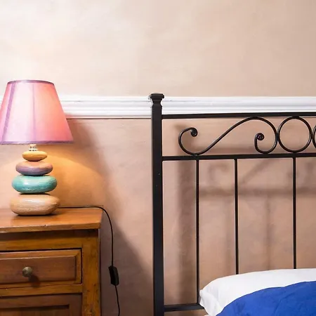 Giovine Italia Couette-café