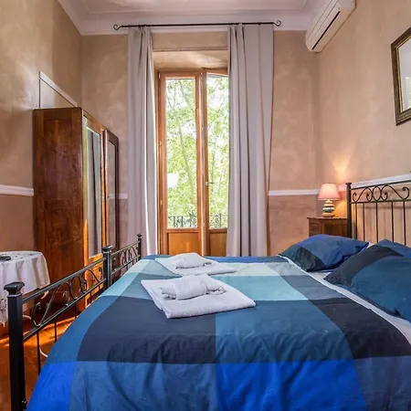 Giovine Italia Couette-café 3*